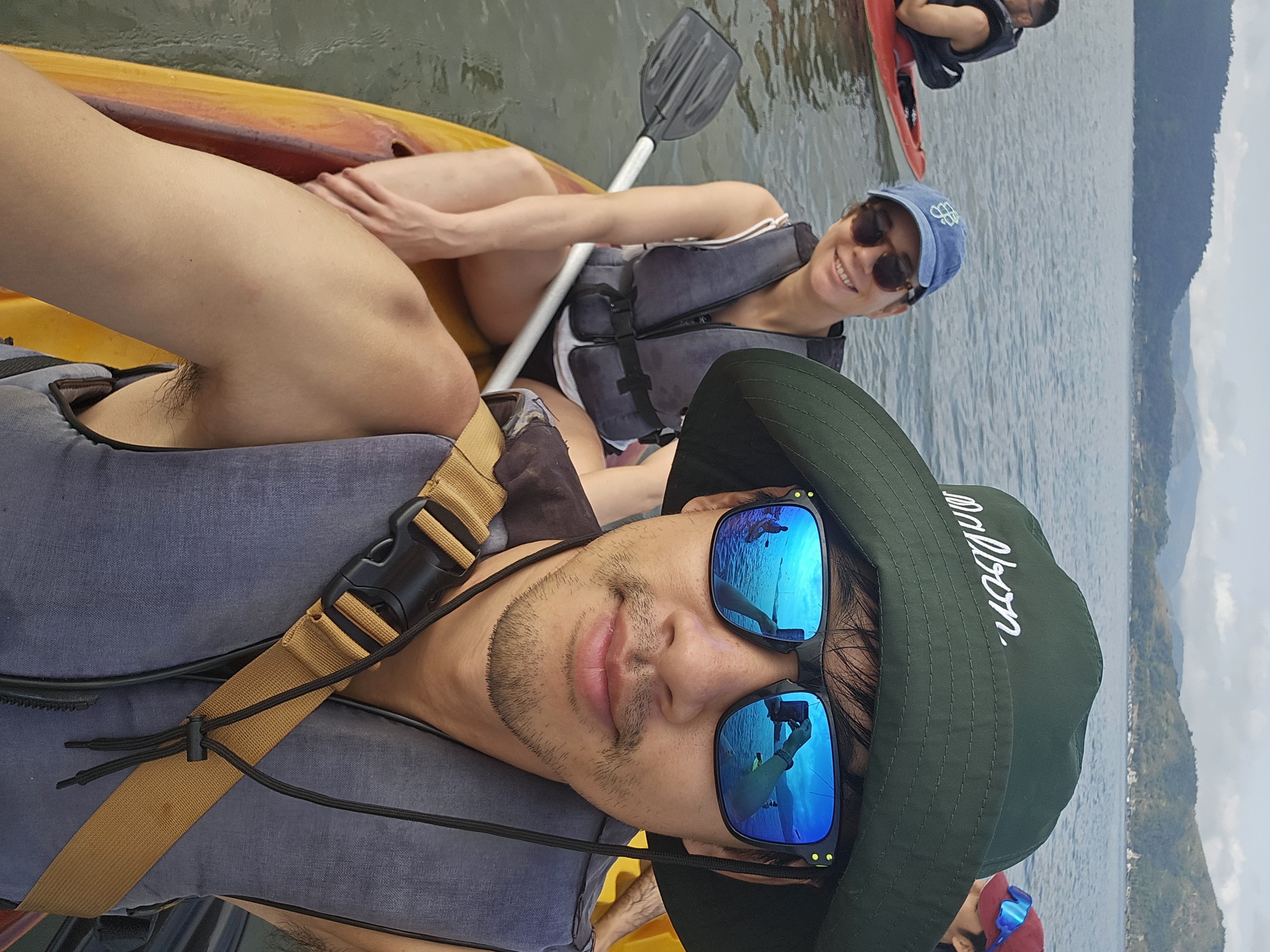 Nathalie and Kevin kayaking